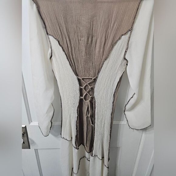 Vintage Wings Dress That Ties In Back. Tag Says Large But Fits Like A Medium. - Picture 2 of 6